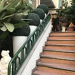 Claridge Hotel 2*